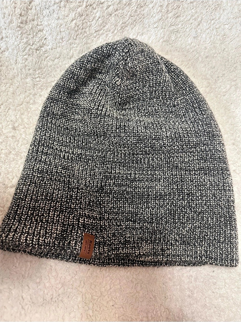 Roots Ribbed Knit Beanie Toque in Gray & Black